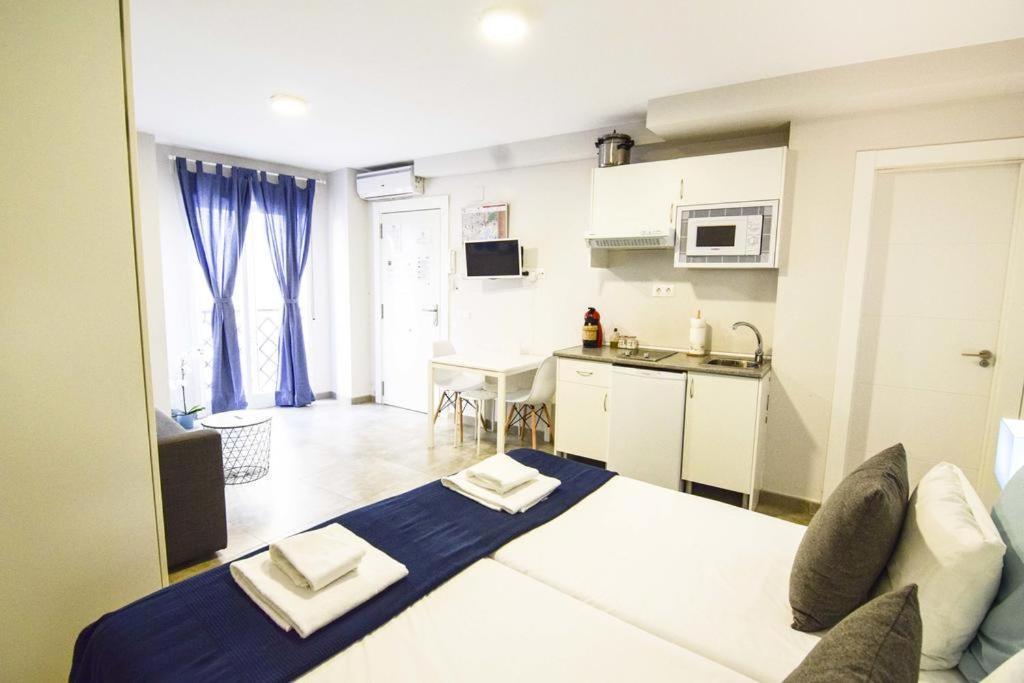 Apartamentos Centro Salecianos Malaga Exterior photo
